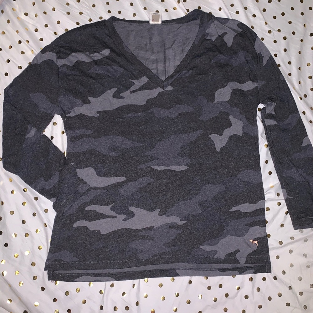 VS PINK like new l/s camo v-neck sz. L